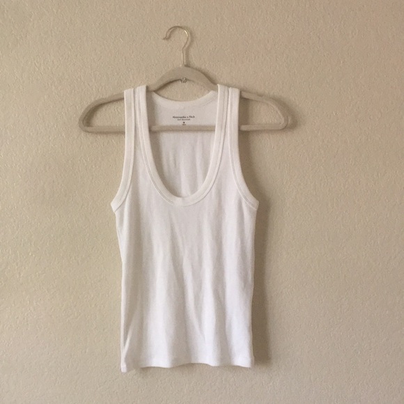 Abercrombie & Fitch Scoop Neck Tank Top Ribbed - Picture 13 of 13